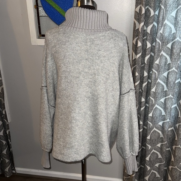 Free People Oversized Milo Tunic Sweater in Heather Grey size medium - Picture 6 of 10